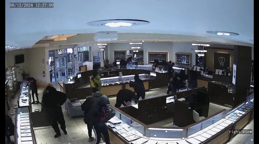 Jewelry store overwhelmed in shocking Bay Area smash-and-grab robbery