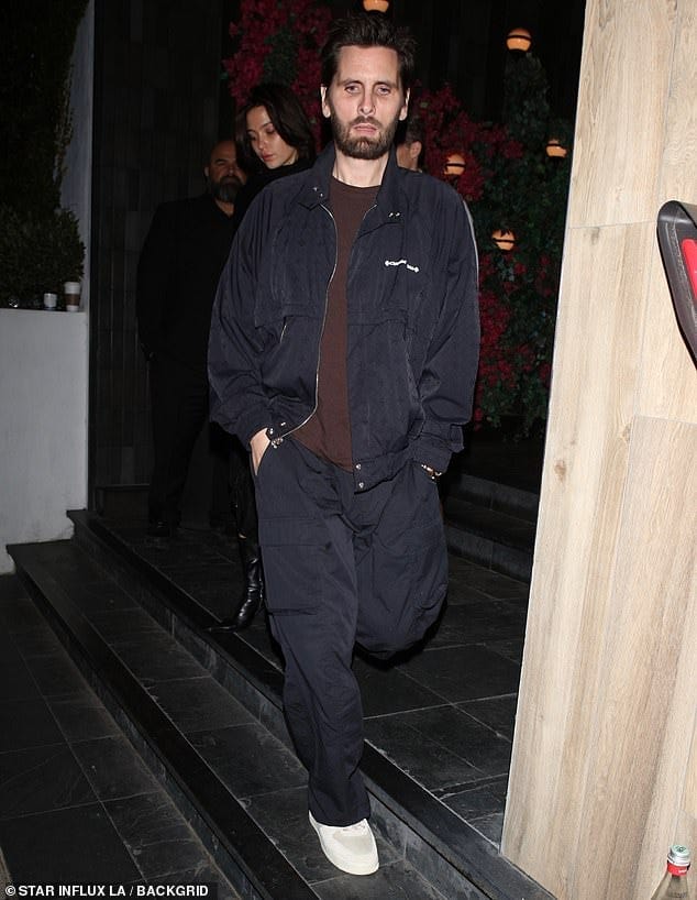 Scott Disick is one male celebrity who has been taking a GLP-1 agonist medication to lose weight. Viewers noticed boxes of Mounjaro stocked inside of Scott Disick's fridge on a May episode of The Kardashians Scott Disick is one male celebrity who has been taking a GLP-1 agonist medication to lose weight. Viewers noticed boxes of Mounjaro stocked inside of Scott Disick's fridge on a May episode of The Kardashians