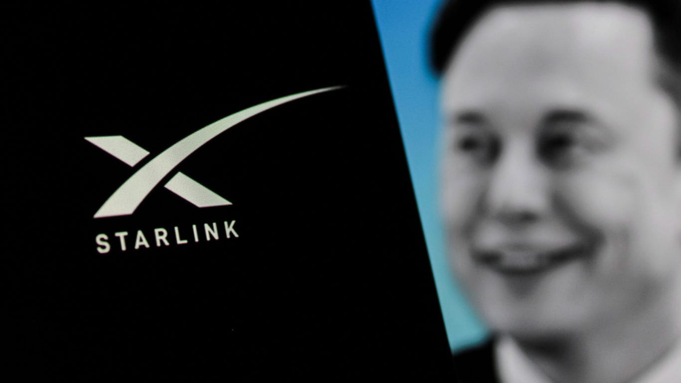 X Starlink Logo and Elon Musk Profile – Indonesia – Dec. 21, 2024 X Starlink Logo and Elon Musk Profile – Indonesia – Dec. 21, 2024