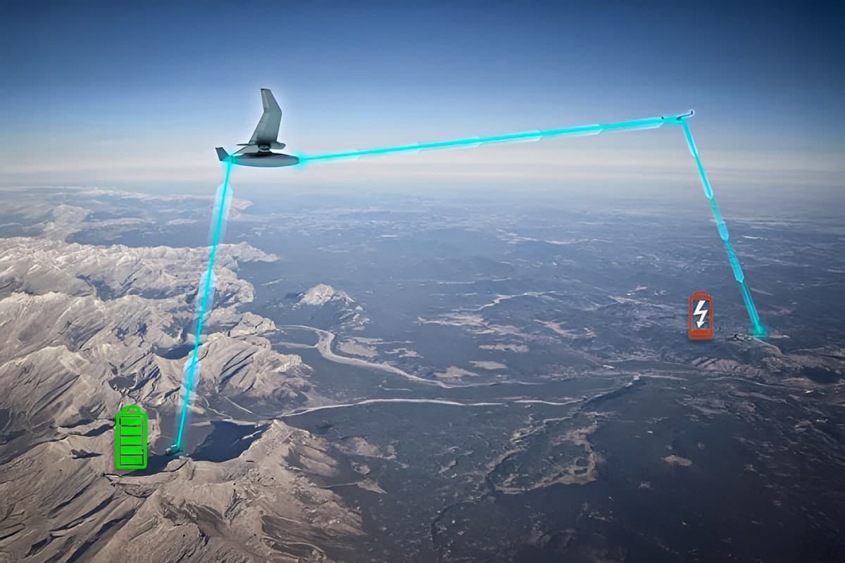 Artist's concept of the laser power relay in action Artist's concept of the laser power relay in action
