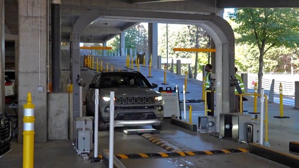 Hertz's new artificial intelligence-powered scanners are flagging customers for minor dents, scratches and blemishes in the company's rental cars. Hertz's new artificial intelligence-powered scanners are flagging customers for minor dents, scratches and blemishes in the company's rental cars.
