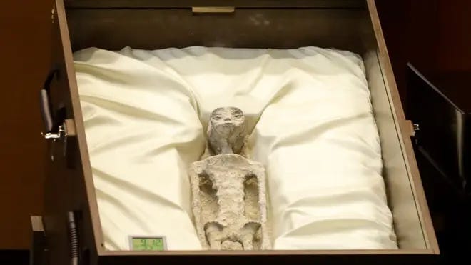 Alien corpses' with 'unknown DNA and eggs inside' presented at Mexican Congress as UFO... - LBC Alien corpses' with 'unknown DNA and eggs inside' presented at Mexican Congress as UFO... - LBC