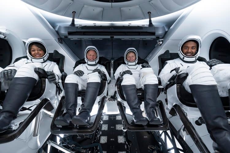 A group photo of the Axiom Mission 2 crew aboard a SpaceX Crew Dragon. From left to right, the astronauts are Rayyanah Barnawi, John Shoffner, Peggy Whitson and Ali Alqarni. A group photo of the Axiom Mission 2 crew aboard a SpaceX Crew Dragon. From left to right, the astronauts are Rayyanah Barnawi, John Shoffner, Peggy Whitson and Ali Alqarni.