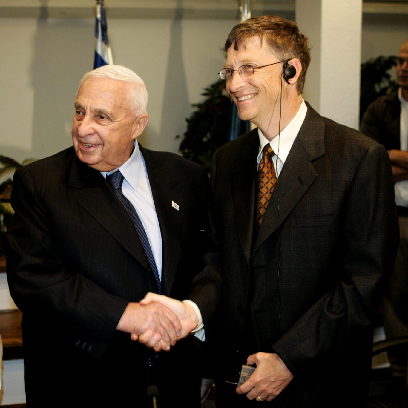 Microsoft founder Bill Gates meets with Israeli Prime Minister Ariel Sharon in Tel Aviv during a 2005 visit highlighting Microsoft’s growing role in Israel’s tech sector. Microsoft founder Bill Gates meets with Israeli Prime Minister Ariel Sharon in Tel Aviv during a 2005 visit highlighting Microsoft’s growing role in Israel’s tech sector.