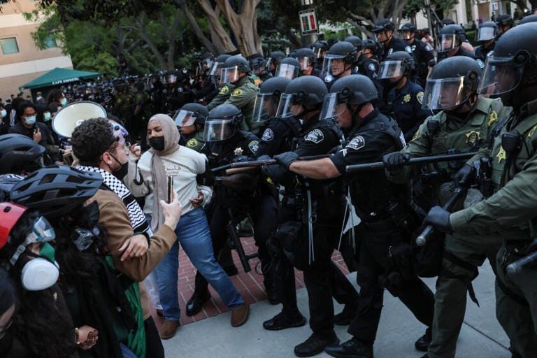 Police break up a pro-Palestinian protest at UC Irvine in the spring of 2024. ((Robert Gauthier / Los Angeles Times)) Police break up a pro-Palestinian protest at UC Irvine in the spring of 2024. ((Robert Gauthier / Los Angeles Times))