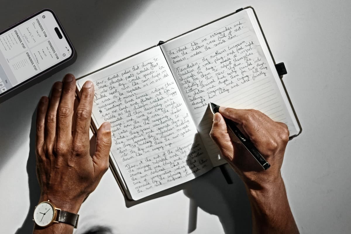 Unlike most other smartpens, the Nuwa Pen works with regular paper Unlike most other smartpens, the Nuwa Pen works with regular paper