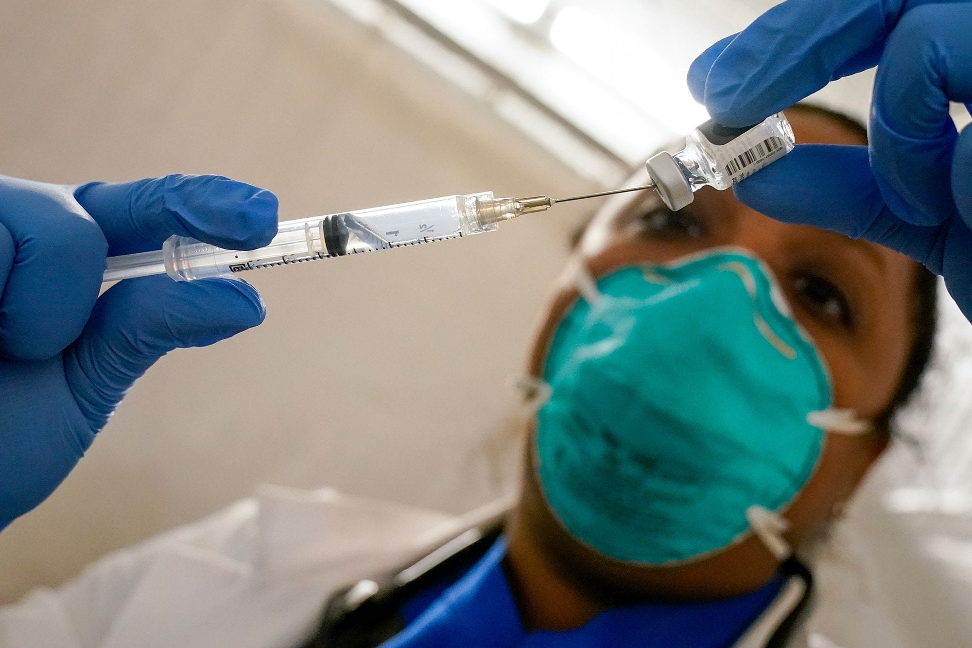 Covid vaccine: 10 reasons why young, healthy people should get vaccinated | CNN Covid vaccine: 10 reasons why young, healthy people should get vaccinated | CNN