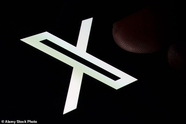 Elon Musk's X appears to be experiencing issues as users report posts and comments are disappearing