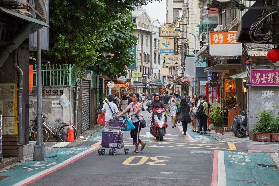 Yongkang St and the surrounding lanes are considered a must-see destination in Taipei, Yongkang St and the surrounding lanes are considered a must-see destination in Taipei,