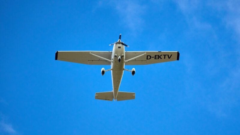 A small airplane | IMAGO/Michael Bihlmayer/IMAGO/Bihlmayerfotografie/Newscom A small airplane | IMAGO/Michael Bihlmayer/IMAGO/Bihlmayerfotografie/Newscom